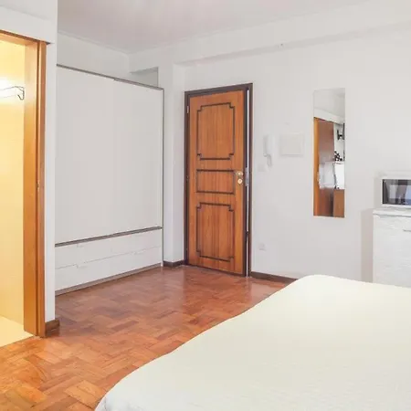 Residencia Laranjeira Ostello *