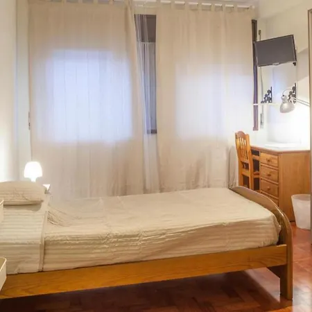 Residencia Laranjeira Ostello Oporto